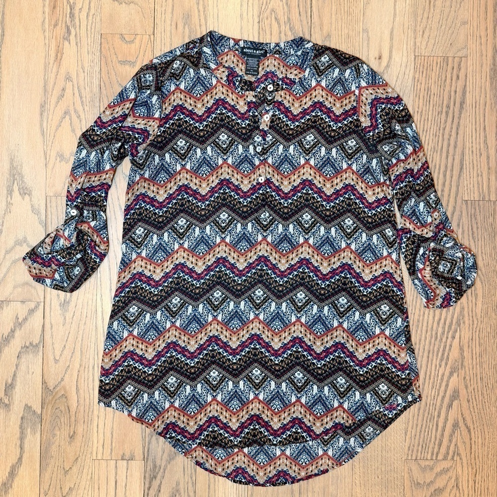 About A Girl Los Angeles Polyester Aztec Multi Color Blouse Top Size X-Large